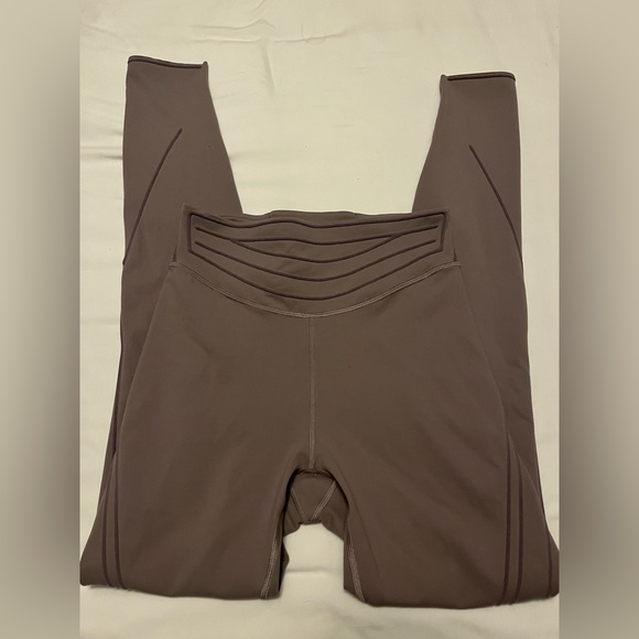 NWOT Lululemon Get in Line Super High-Rise Tight 28" - Picture 6 of 12